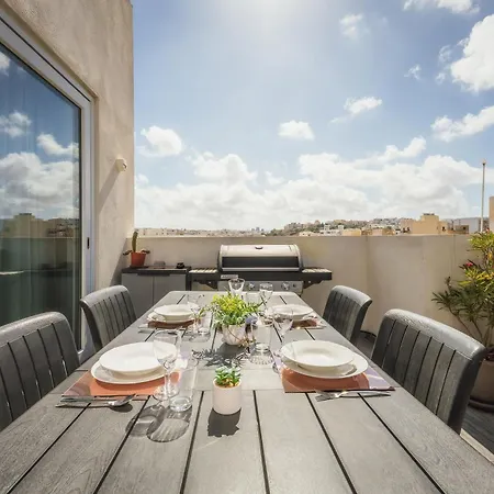 Balanzone's Creative Penthouse Santa Venera