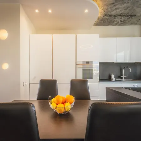 Balanzone's Creative Penthouse Apartman