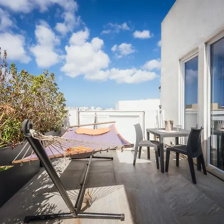 Balanzone's Creative Penthouse Apartman Santa Venera