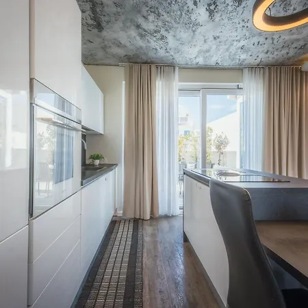 Balanzone's Creative Penthouse Apartman *