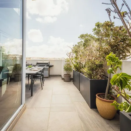 Balanzone's Creative Penthouse Santa Vennera